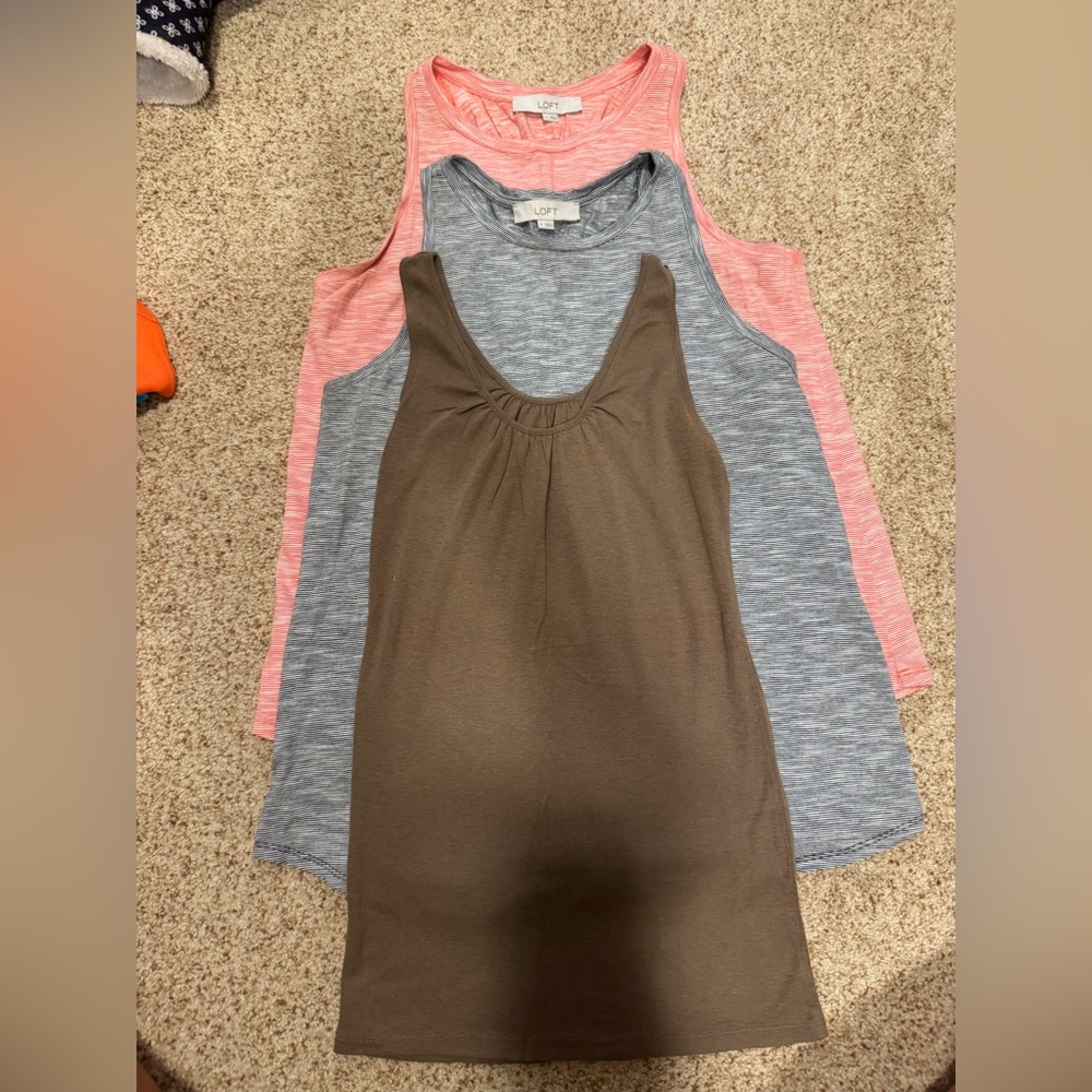 Women’s Tank Top Bundle - size M